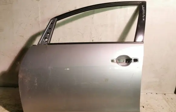 Mitsubishi Grandis Front door