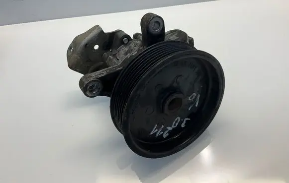 Mercedes-Benz E W211 Power steering pump