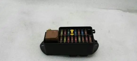 Jaguar XJ X308 Fuse module LJB2800AA
