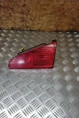 Peugeot 607 Tailgate rear/tail lights