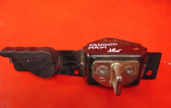 Renault Kangoo II Loading door lock 8200497811