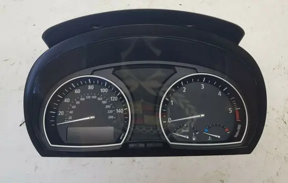 BMW X3 E83 Speedometer (instrument cluster) 102468032 nr2806