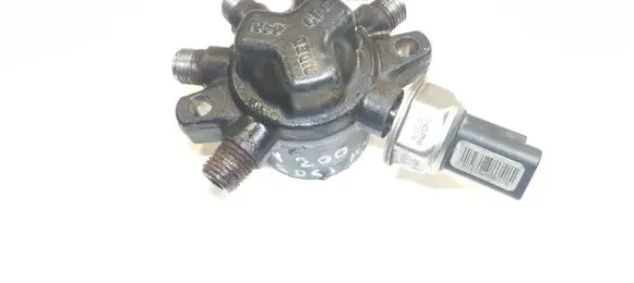 Nissan NV200 Fuel distributor 8200584034 H8200334367