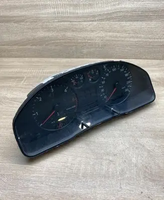 Audi A4 S4 B5 8D Speedometer (instrument cluster) 8D0919861A 008AUZ8Z0