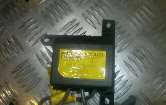 Renault Twingo I Airbag control unit/module 7700839010C 550273300