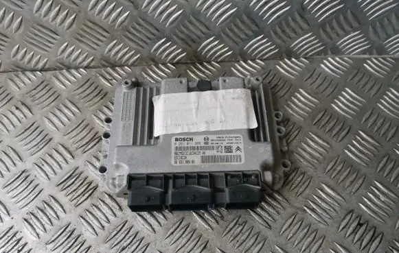 Citroen C4 I Engine control unit/module 0281011966 9663190880