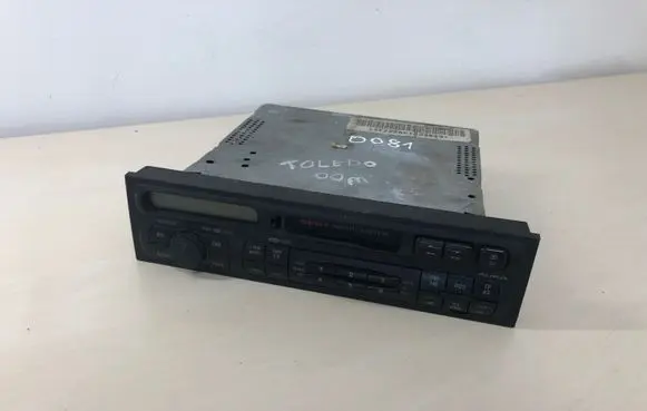 Seat Toledo II (1M) Radio/CD/DVD/GPS head unit 1M0035186F
