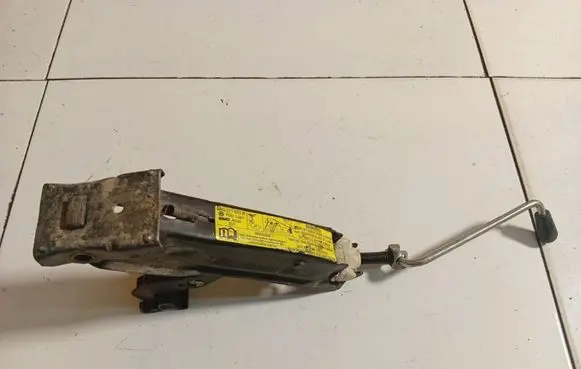 Toyota Corolla Verso AR10 Lift Jack 6N0011031B