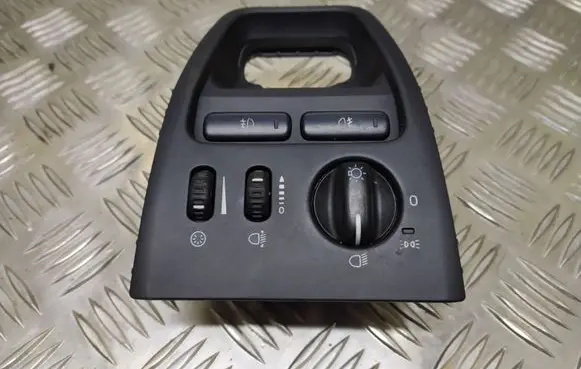 Volvo XC90 Light switch 8685452