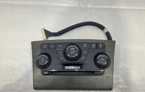 Lancia Thema Climate control unit TZ1AA1741Z0003