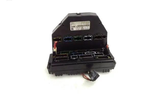 Mercedes-Benz E C207 W207 Fuse module F005V01430 A2129006924 A2129015304