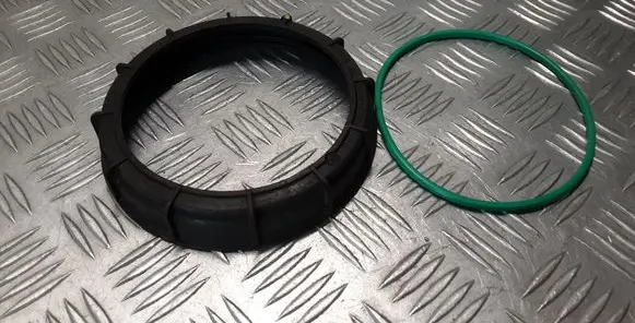 Renault Latitude (L70) In tank fuel pump screw locking ring/nut 09701687000