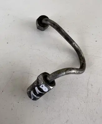 Nissan Patrol Y61 Fuel injector supply line/pipe 