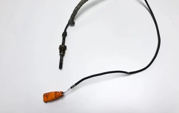 Volkswagen Eos Exhaust gas temperature sensor 03G906088D