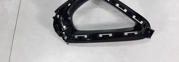 Quarter panel pressure vent