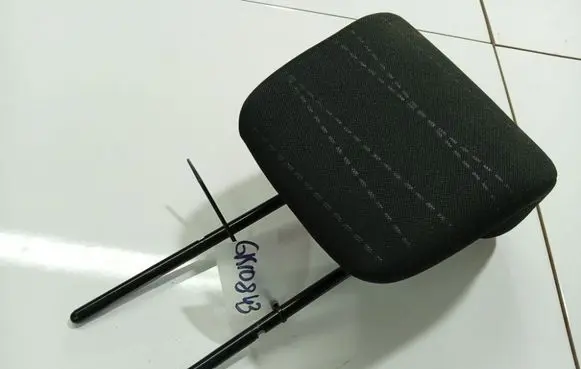 Toyota Yaris Front seat headrest 