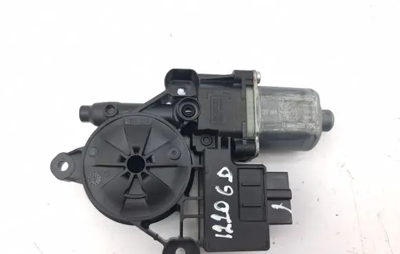 Skoda Octavia Mk4 Rear door window regulator motor 5Q0959408D