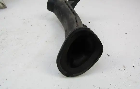 Volkswagen Golf IV Intake resonator 1J0129609B