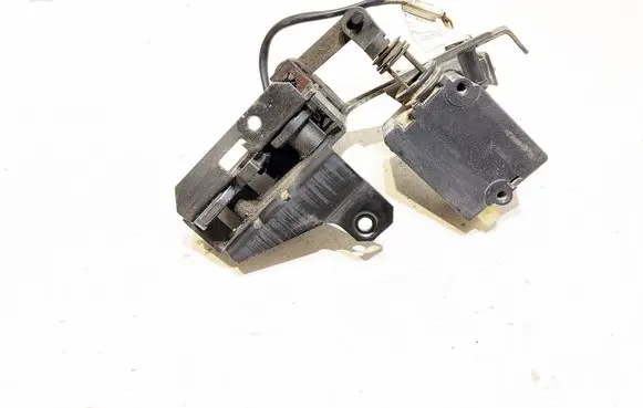 BMW 5 E39 Tailgate window lock/catch/latch 8238469 8384069 51248238469