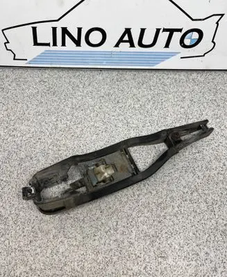 BMW 3 E46 Front door exterior handle/bracket 8216121