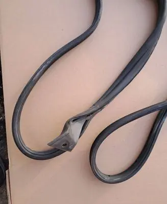 Mercedes-Benz 190 W201 Front door rubber seal 2017200578