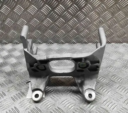 Nissan Qashqai J12 Engine mounting bracket 112546UB5A