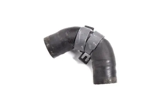 Volkswagen Touareg II Engine coolant pipe/hose 7P0819196