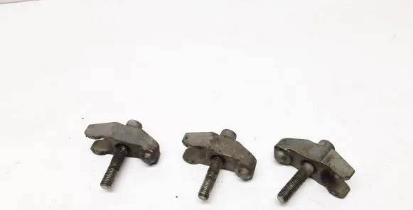 Volvo V70 Fuel Injector clamp holder