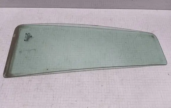 Volkswagen Golf IV Rear vent window glass 43R000980 DOT36AS2M129