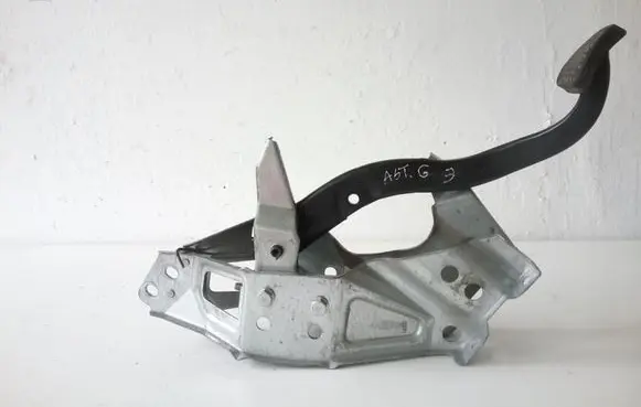Opel Astra G Brake pedal