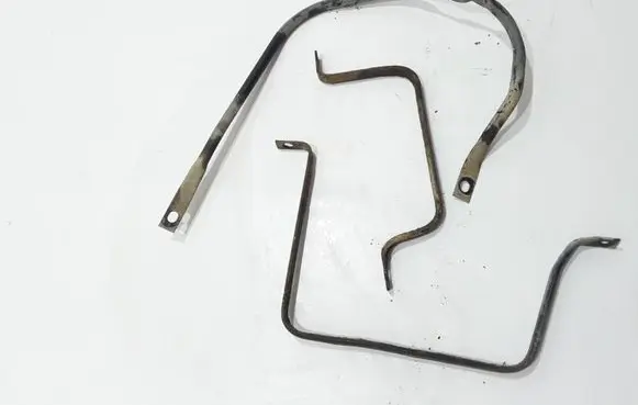 Opel Movano B Fuel tank mounting bracket 206061694R