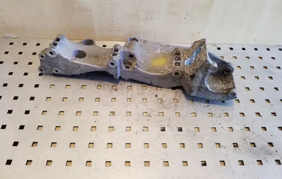 Audi A3 S3 8L Engine mounting bracket 06A903143P