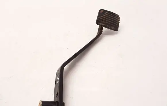 Volkswagen PASSAT B2 Brake pedal