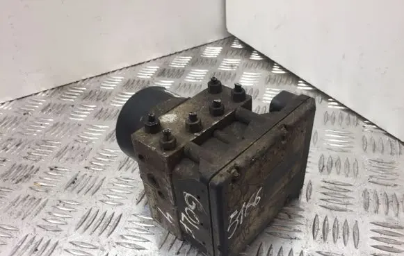 Volkswagen Golf IV ABS Pump 1J0907379G 5166 1J0614117C