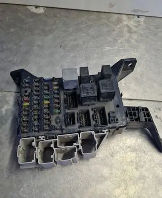 Ford Mondeo Mk III Fuse box set 7158731402 1S7T14A301CC