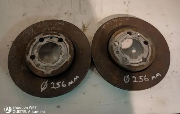 Volkswagen Polo IV 9N3 Front brake disc 1JE615301