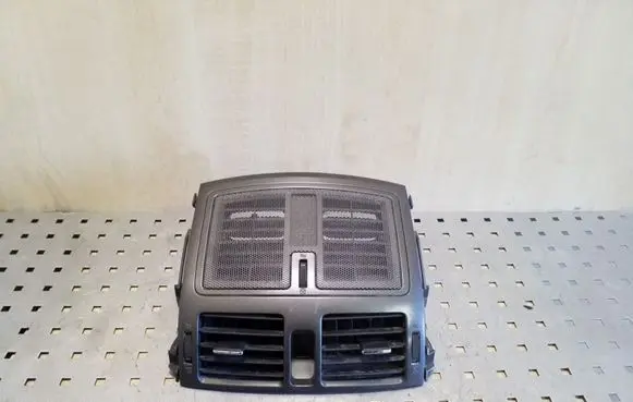 Toyota Auris 150 Dash center air vent grill