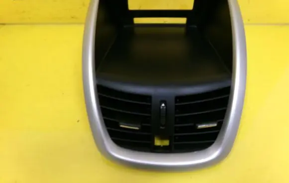 Dash center air vent grill