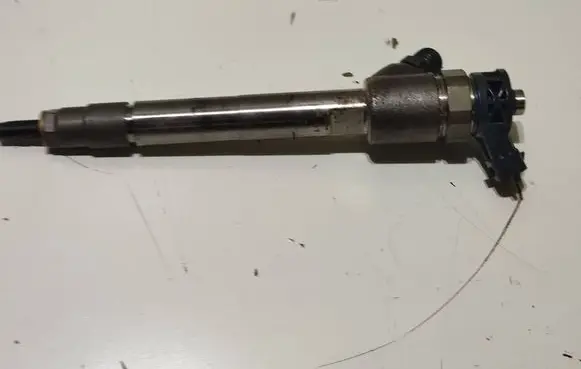 Fuel injector