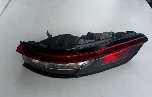 Jeep Grand Cherokee WL Rear/tail lights