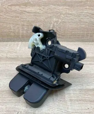 Audi A4 S4 B7 8E 8H Tailgate/trunk/boot lock/catch/latch 8P4827505C 8P4827520