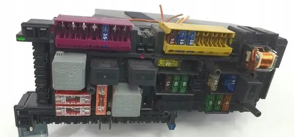 Mercedes-Benz C W204 SAM control unit 2049008701