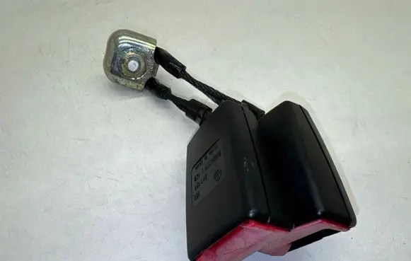 Volkswagen Polo Rear seatbelt buckle 6Q0857739C