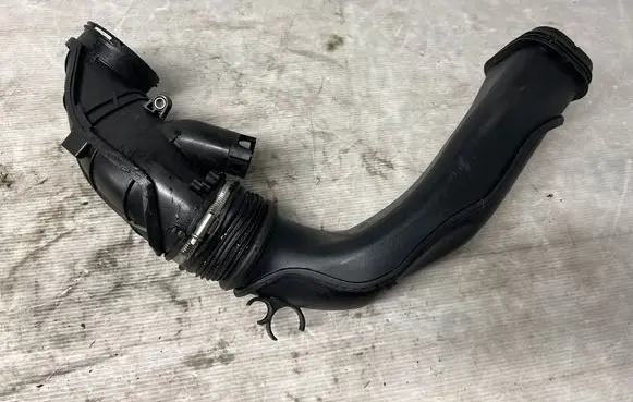 BMW 5 G30 G31 Air intake hose/pipe 78074931
