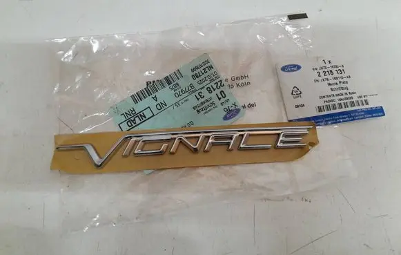 Ford Focus Manufacturers badge/model letters 2218131 JX7B16B115AB