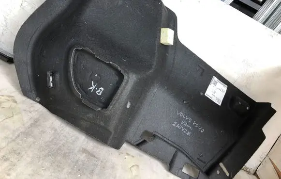Volvo XC40 Trunk/boot side trim panel 31440891
