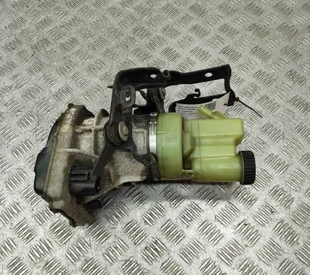 Opel Movano B Power steering pump 491103543R