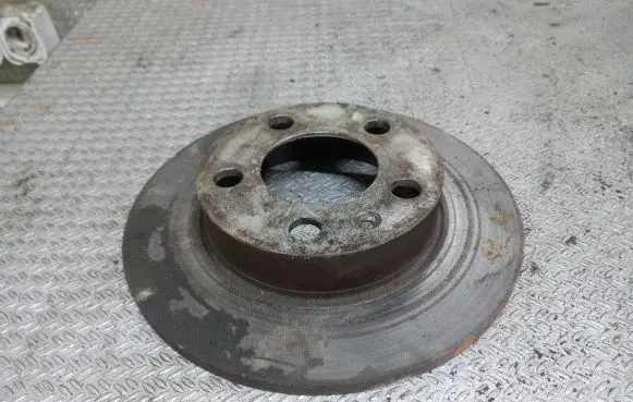 Volkswagen Golf IV Rear brake disc