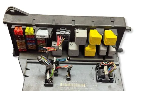 Mercedes-Benz Sprinter W906 Comfort/convenience module A9065453001 A9065450601 A9064420600