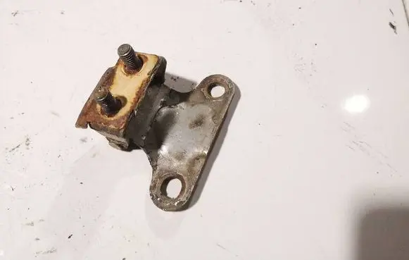 Toyota Avensis T250 Front door upper hinge